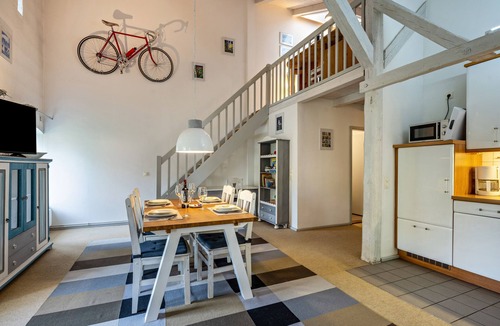 Curau Apartment | Apartment "5 Galeriewohnung" with Private Garden & Wi-Fi