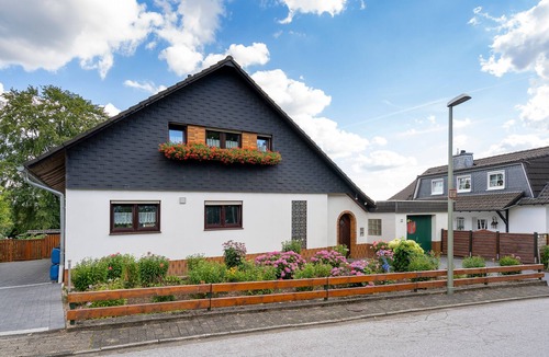 Finnentrop Apartment | Apartment '65 Qm Ferienwohnung Im Sauerland' with Private Terrace and Wi-Fi