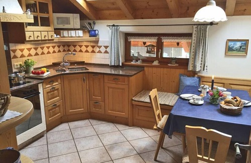 Uebersee Apartment | Apartment 75 sqm, for 4 persons with tiled stove and balcony