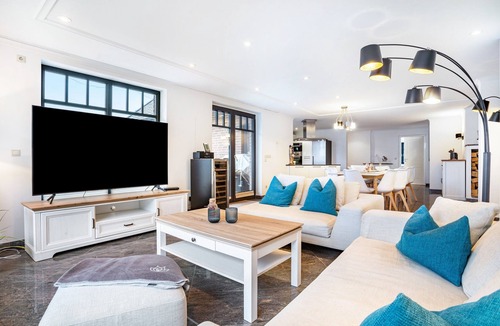 Seedorf Apartment | Apartment '9 Suite Seedorf' with Lake View, Private Terrace and Wi-Fi