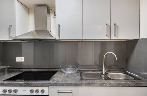 Ludwigsvorstadt-Kliniken Apartment | Apartment 'Aldars 2' with Balcony, Wi-Fi and Air Conditioning