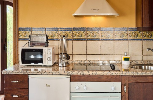 Valsequillo Apartment | Apartment 'Alheli' with Balcony, Wi-Fi and Air Conditioning