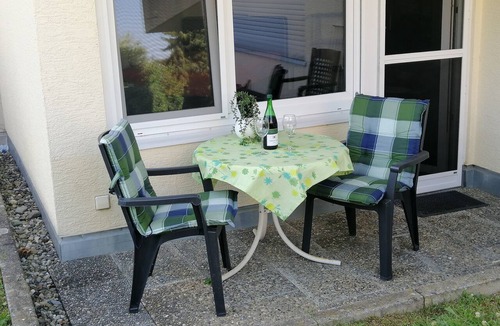Dettingen-Wallhausen Apartment | Apartment 'Am Hafen' with Lake View, Private Terrace and Wi-Fi