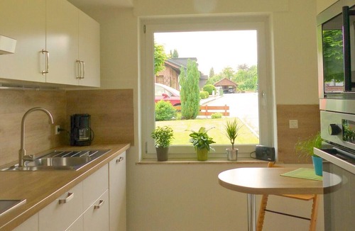 Korbecke Apartment | Apartment 'Am Lerchenweg' with Private Terrace, Garden and Wi-Fi