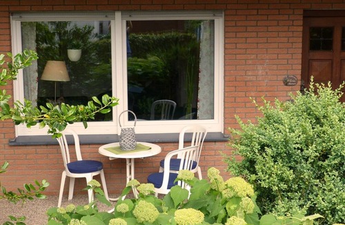 Korbecke Apartment | Apartment 'Am Lerchenweg' with Private Terrace, Garden and Wi-Fi