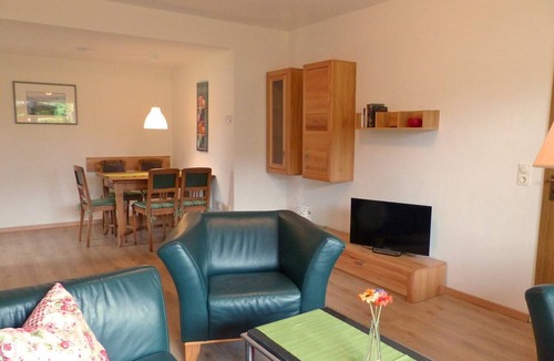 Korbecke Apartment | Apartment 'Am Lerchenweg' with Private Terrace, Garden and Wi-Fi