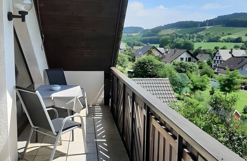 Finnentrop Apartment | Apartment 'Am Patenberg' with Mountain View, Balcony and Wi-Fi