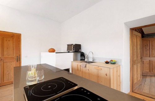 Pfalzen Apartment | Apartment 'Ansitz Baumannhof Erker Suite' with Mountain View, Shared Garden & Wi-Fi