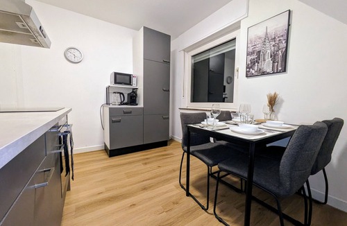 Gronau Apartment | Apartment 'Appartement - Hotel Enschede' with Balcony and Wi-Fi