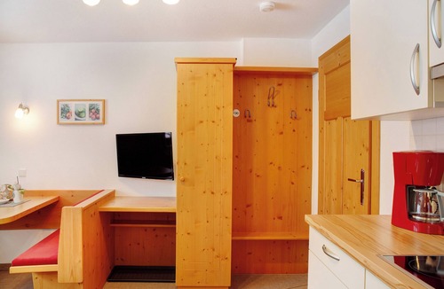 Weidach Apartment | Apartment "Arnika" with Mountain View, Shared Garden & Wi-Fi