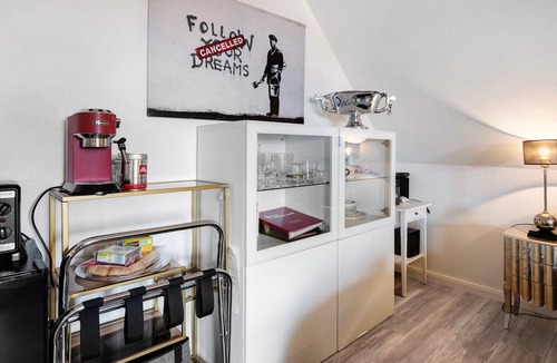 Hubertshofen Apartment | Apartment at Kirnberg Lake with Extras