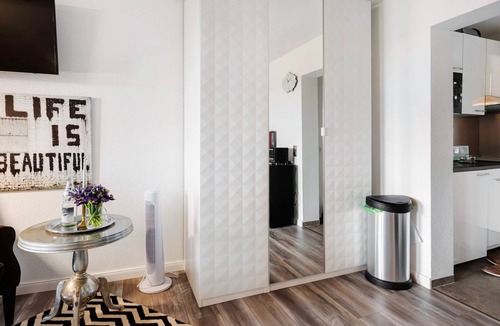 Hubertshofen Apartment | Apartment at Kirnberg Lake with Extras
