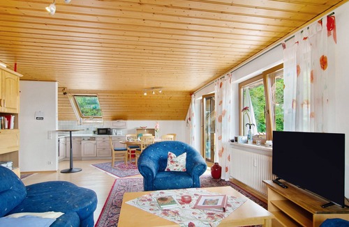 Espasingen Apartment | Apartment 'Bodenseeblick' with Lake View, Private Terrace and Wi-Fi