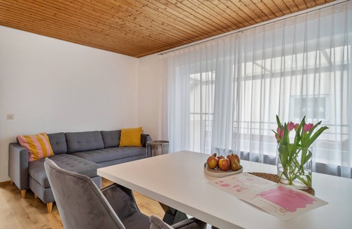 Hagnau Apartment | Apartment 'Bacchus' with Balcony and Wi-Fi