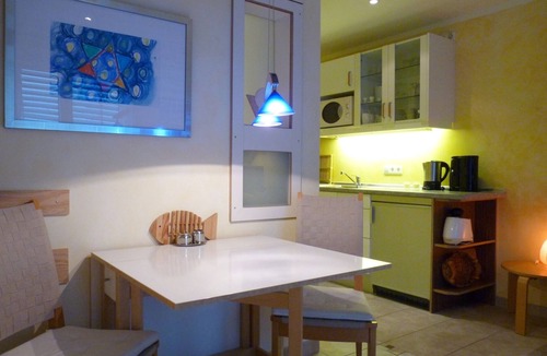 Wasserburg Apartment | Apartment 'Bania' with Private Terrace, Wi-Fi and Air Conditioning