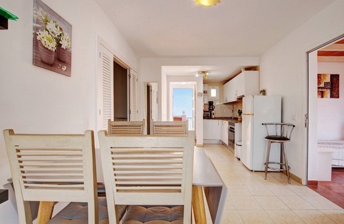 Castillo Caleta de Fuste Apartment | Apartment 'Beautiful 3-Bed' with Pool, Garden and Wi-Fi