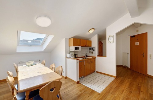 Oberaudorf Apartment | Apartment 'Brünnstein Room 60' with Mountain View, Shared Garden & Wi-Fi