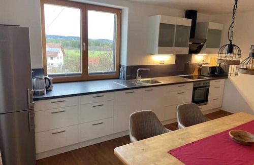Memmingen Apartment | Apartment "Brunnen" Quiet location/Lots of nature/120 qm/balcony and garden