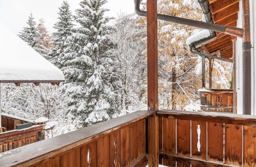Sankt Anton am Arlberg Apartment | Apartment 'Chalet Flocke Murmeltier' with Mountain View, Shared Terrace and Wi-Fi