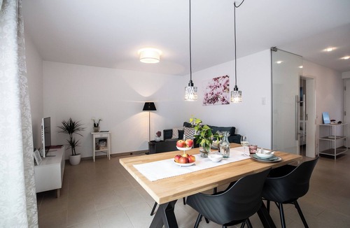 Wasserburg Apartment | Apartment "Claudia's Seeherz" with Private Garden & Wi-Fi