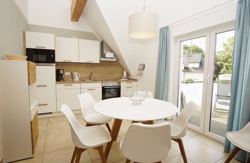 Lobbe Apartment | Apartment close to the beach with balcony, use of swimming pool and sauna - Rex Rugia H-1010