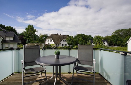Lobbe Apartment | Apartment close to the beach with balcony, use of swimming pool and sauna - Rex Rugia H-1010