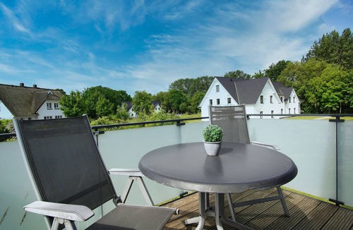 Lobbe Apartment | Apartment close to the beach with balcony, use of swimming pool and sauna - Rex Rugia H-1010