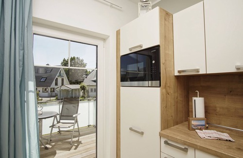 Lobbe Apartment | Apartment close to the beach with balcony, use of swimming pool and sauna - Rex Rugia