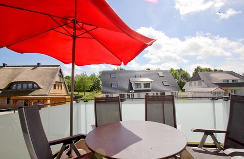 Lobbe Apartment | Apartment close to the beach with balcony, use of swimming pool and sauna - Rex Rugia H-1010