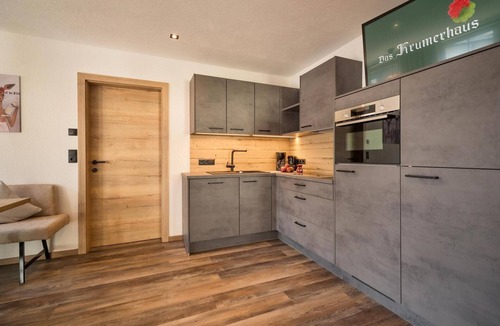 Zillertal Apartment | Apartment “Das Krumerhaus – Die Krumerin” with Mountain View, Balcony and Wi-Fi