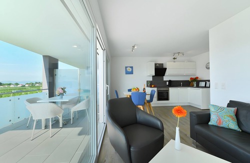 Wasserburg Apartment | Apartment “Dinkelbach Dream View 3 D” with Lake View, Balcony and Wi-Fi