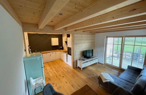 Friesenried Apartment | Apartment 'dahoimelig' with mountain view, private terrace and Wi-Fi