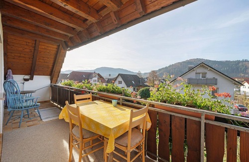 Haslach im Kinzigtal Apartment | Apartment 'Panoramablick' with Mountain View, Shared Terrace and Wi-Fi