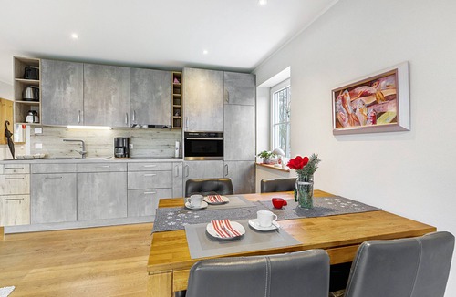 Saalhausen Apartment | Apartment 'Ferienwohnung Amsel A, 50qm' with Mountain View, Private Terrace and Wi-Fi