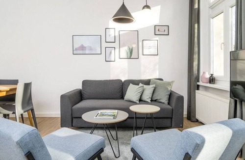 Mitte Apartment | Apartment (110sqm) with 3 Bedrooms & Balcony