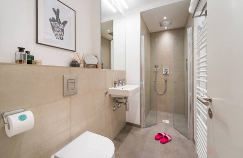 Mitte Apartment | Apartment (110sqm) with 3 Bedrooms & Balcony