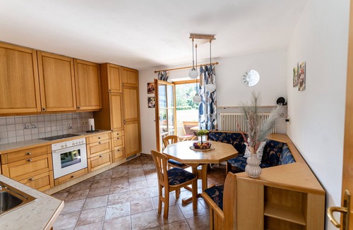 Oberschonau Apartment | Apartment Justine, 80sqm up to 4 persons, bathtub, large balcony and mountain view