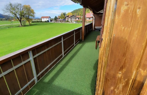 Sonthofen Apartment | Apartment 'Ferienwohnung Hörnerblick 32' with Mountain View, Balcony and Wi-Fi