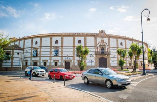 Antequera Apartment | Apartment "Dolmen De Viera" with Wi-Fi and Air Conditioning