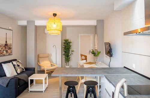 Antequera Apartment | Apartment "Dolmen De Viera" with Wi-Fi and Air Conditioning