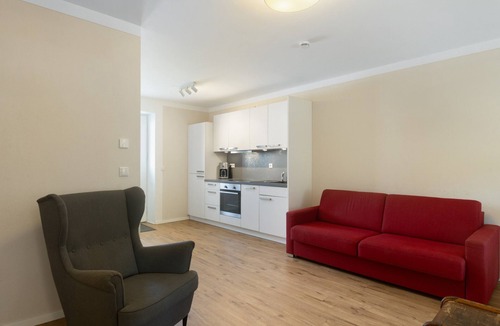 Balve Apartment | Apartment 'Donnerhall' with Private Terrace, Shared Garden and Wi-Fi
