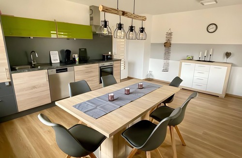 Gerolfingen Apartment | Apartment "Dorfliebe" with Private Terrace and Garden