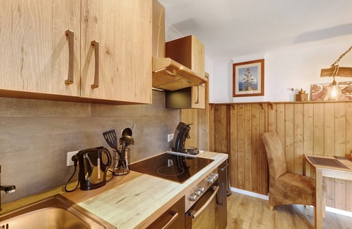 Lochtrop Apartment | Apartment 'Dorlar' with Private Terrace, Garden, and Wi-Fi