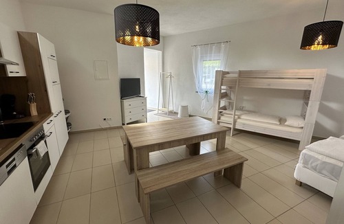 Koetz Apartment | Apartment 'Dreams Unterkunft' with Wi-Fi and Air Conditioning