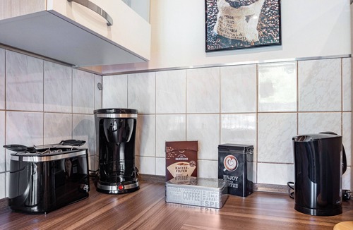 Bernbeuren Apartment | Apartment 'Echerschwang1' with Shared Garden, Balcony and Wi-Fi