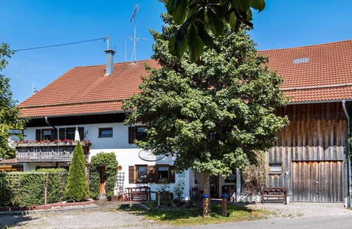 Bernbeuren Apartment | Apartment 'Echerschwang2' with Shared Garden, Balcony and Wi-Fi