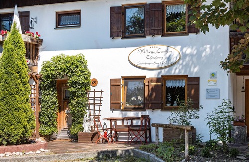 Bernbeuren Apartment | Apartment 'Echerschwang2' with Shared Garden, Balcony and Wi-Fi