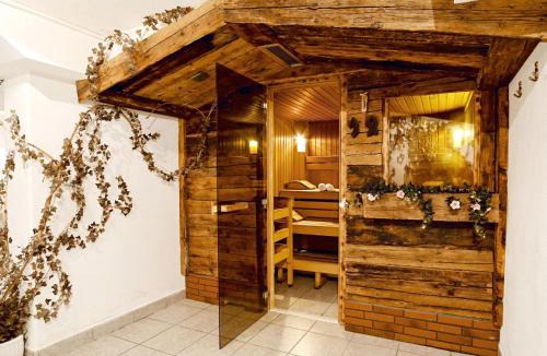 Feichten Apartment | Apartment Einzimmer by Interhome