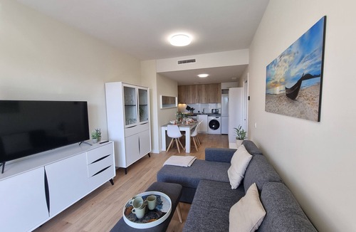 Las Lagunas Apartment | Apartment 'New 3 Bed Family Suite In Mijas' with Wi-Fi and Air Conditioning