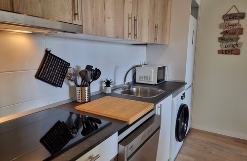 Las Lagunas Apartment | Apartment 'New 3 Bed Family Suite In Mijas' with Wi-Fi and Air Conditioning